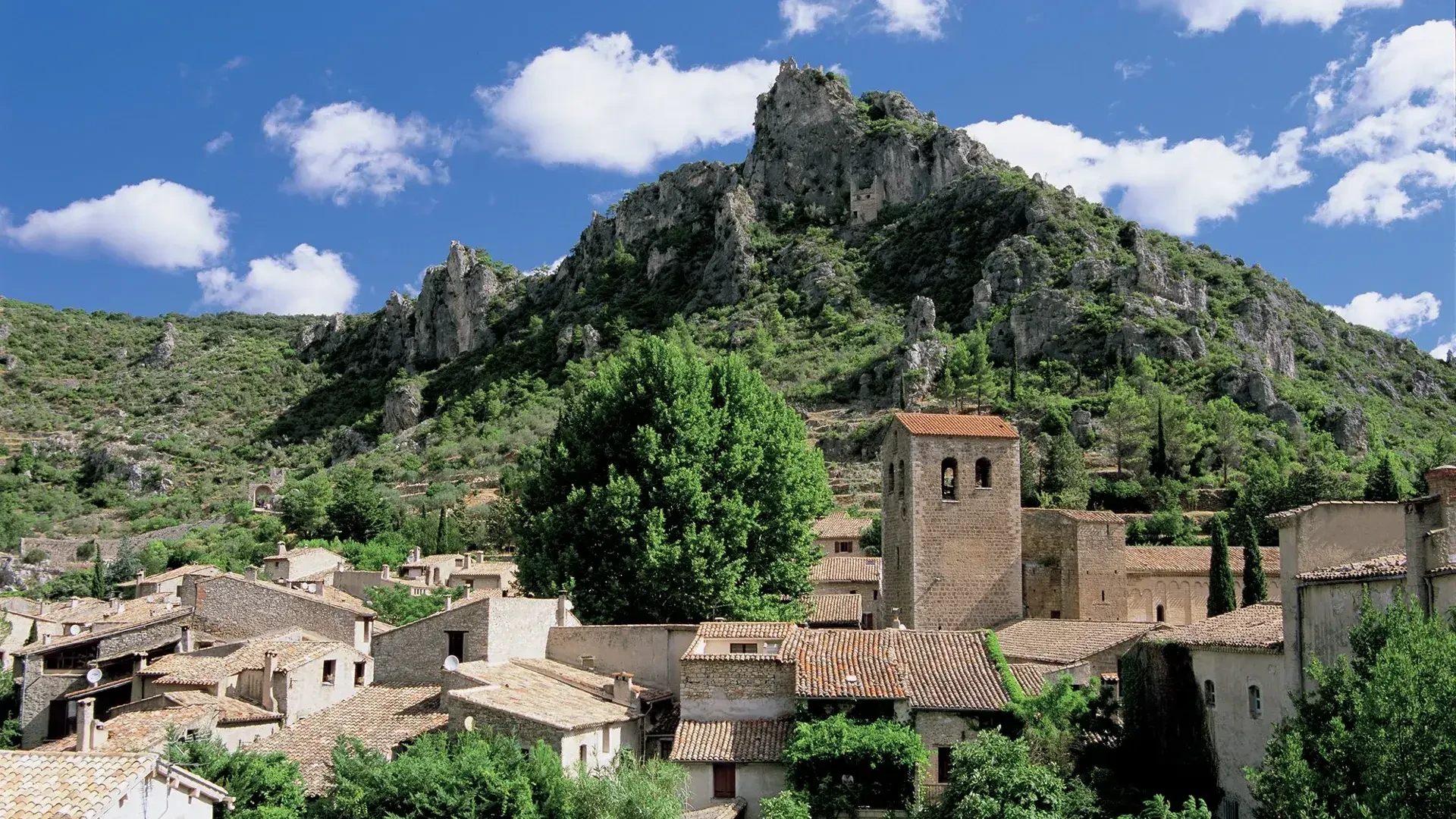 Saint-Guilhem-le-Désert village médiéval Sauta Roc